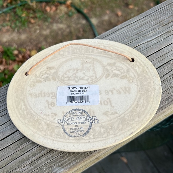 Ceramic Trinity Pottery Plaque We’re Staying Together For The Sake Of The Cat - Picture 6 of 10